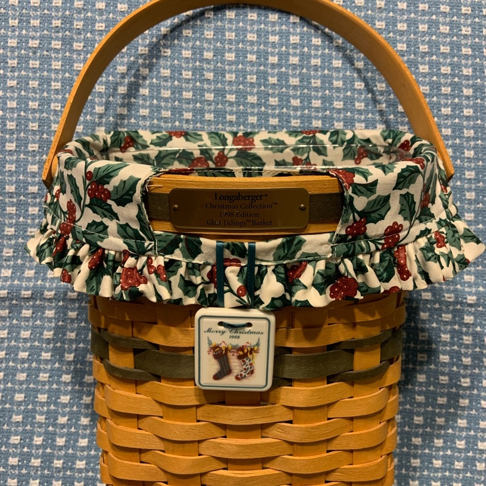 Longaberger Basket with Liner, Tie On, Lid, and Protector